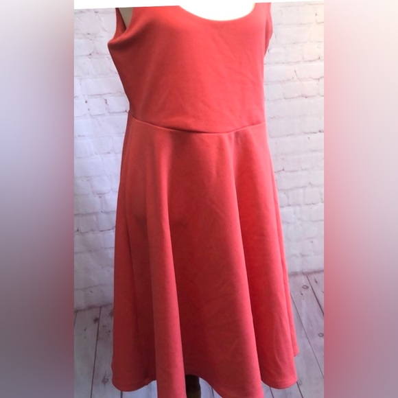 TORRID sleeveless dress w/strappy back detail. Tangerine orange size 1 or 1X - Picture 3 of 8